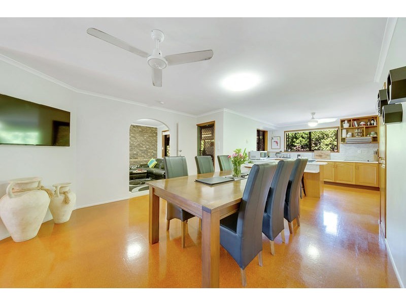 12 Luton Street, Telina QLD 4680