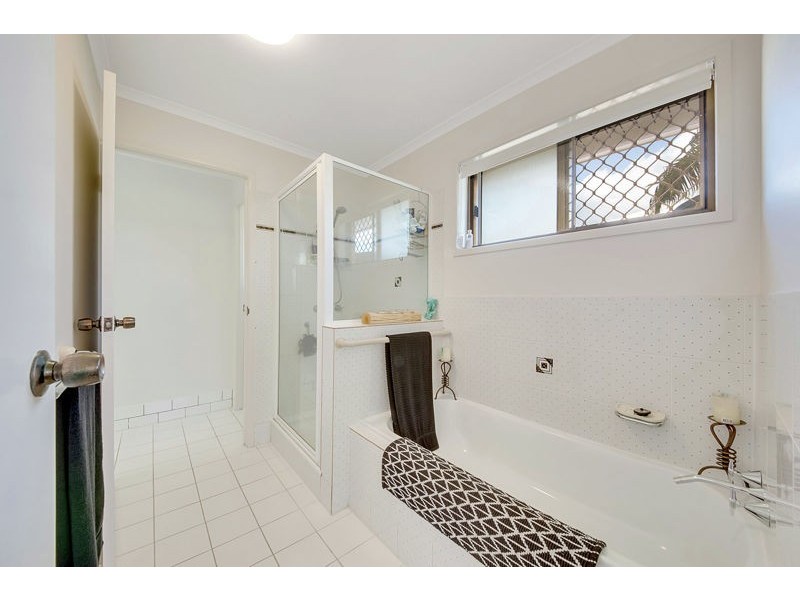 12 Luton Street, Telina QLD 4680