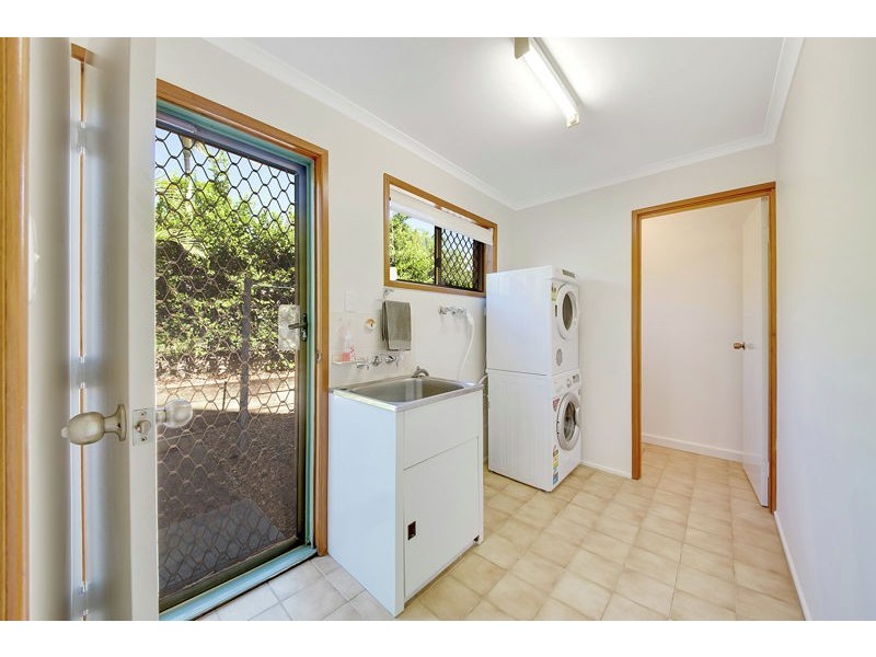 12 Luton Street, Telina QLD 4680
