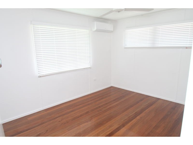 1 BYRNE STREET, West Gladstone QLD 4680