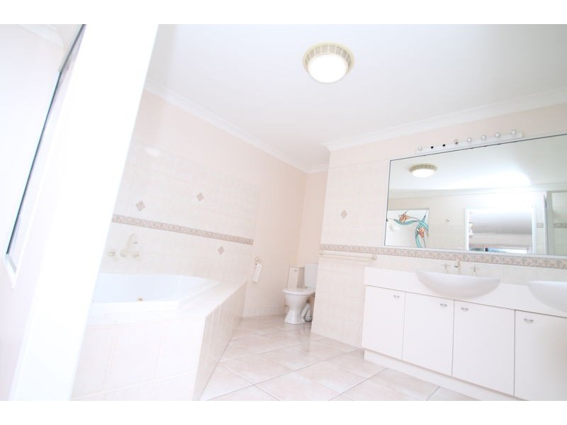 64 Aramac Drive, Clinton QLD 4680