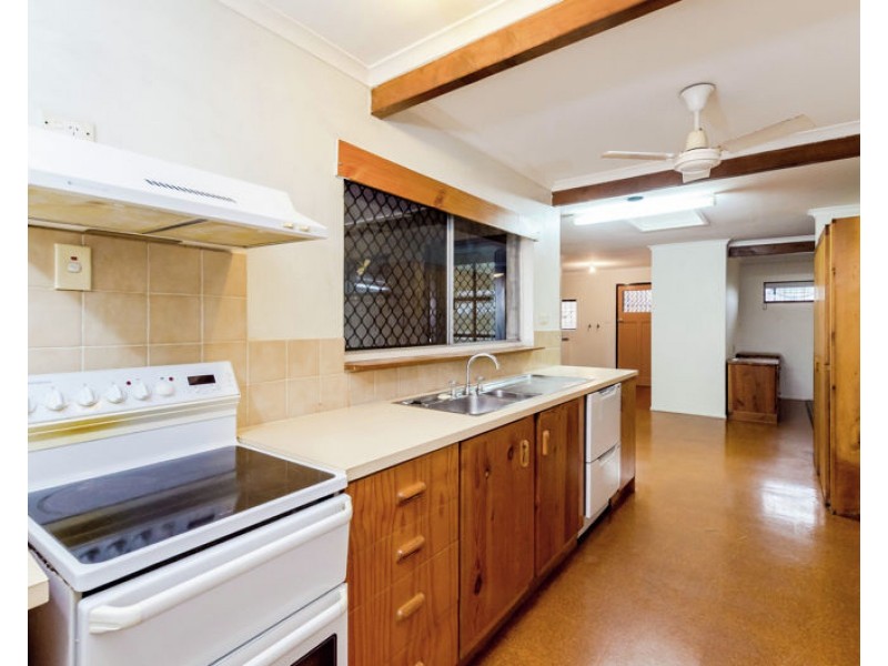 15 Cockatoo Drive, New Auckland QLD 4680
