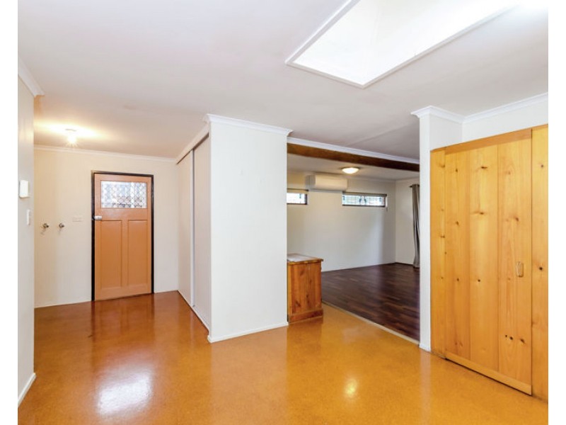 15 Cockatoo Drive, New Auckland QLD 4680