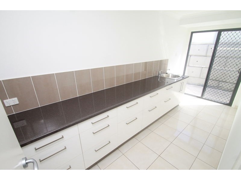 8 Ingra Close, Glen Eden QLD 4680