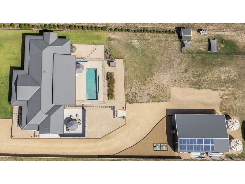 6 Jillaroo Close, Benaraby QLD 4680