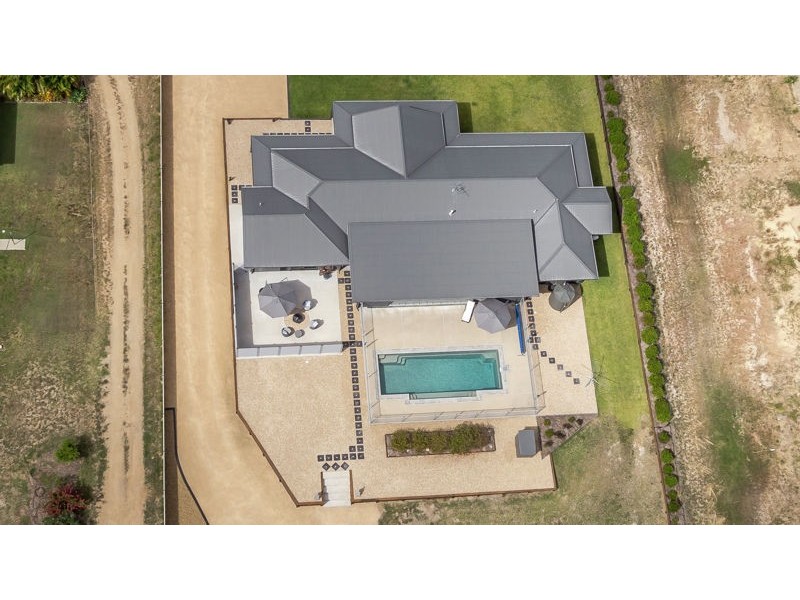 6 Jillaroo Close, Benaraby QLD 4680