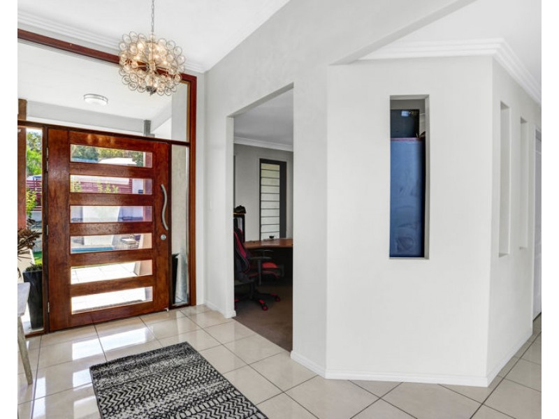8 Wuruma Court, Clinton QLD 4680