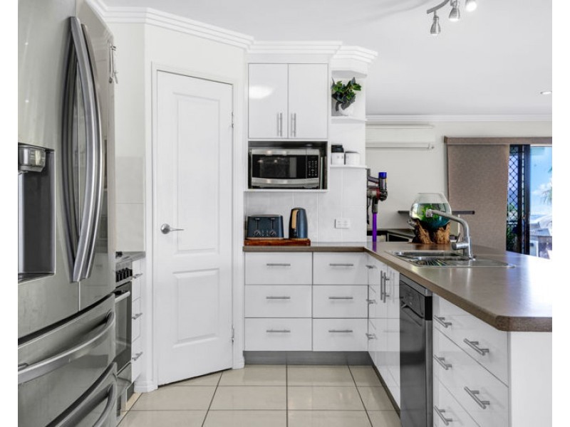 8 Wuruma Court, Clinton QLD 4680