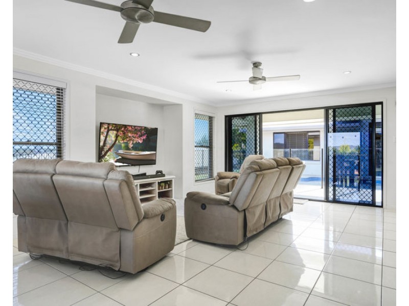 8 Wuruma Court, Clinton QLD 4680