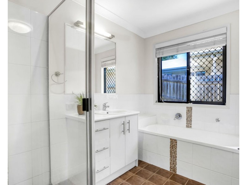 8 Wuruma Court, Clinton QLD 4680