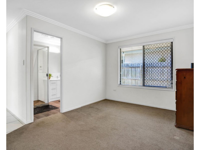 8 Wuruma Court, Clinton QLD 4680