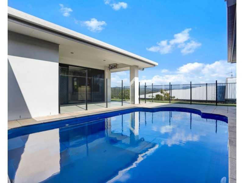 8 Wuruma Court, Clinton QLD 4680