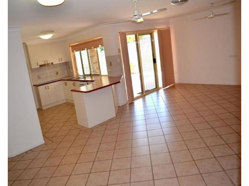 17 Witney Street, Telina QLD 4680