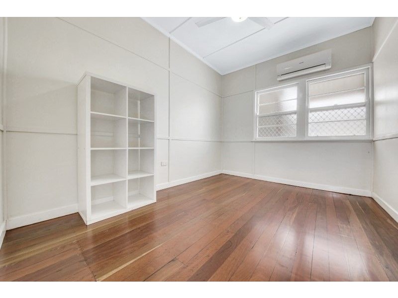 11 Marten Street, South Gladstone QLD 4680