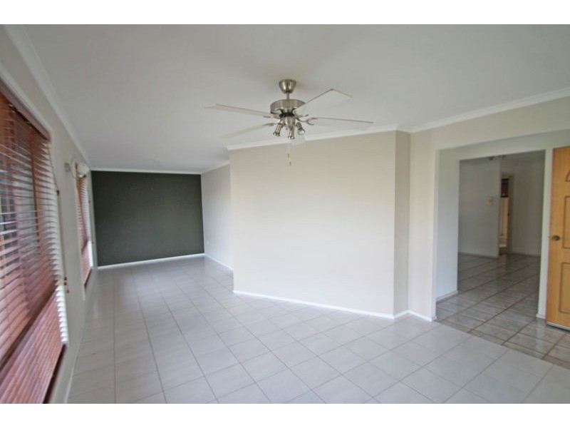 2 Tinaroo Court, Clinton QLD 4680