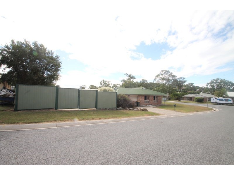 2 Tinaroo Court, Clinton QLD 4680