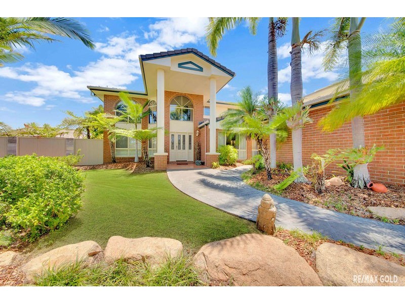 17 Fairbairn Place, Clinton QLD 4680