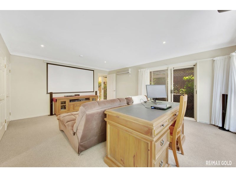 17 Fairbairn Place, Clinton QLD 4680