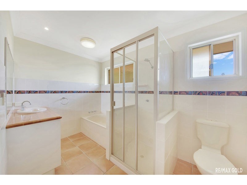 17 Fairbairn Place, Clinton QLD 4680