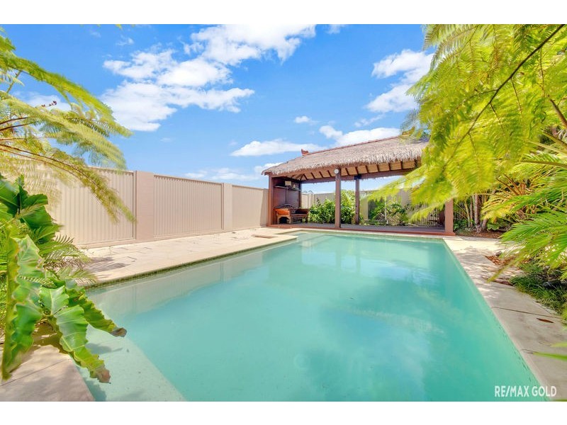 17 Fairbairn Place, Clinton QLD 4680