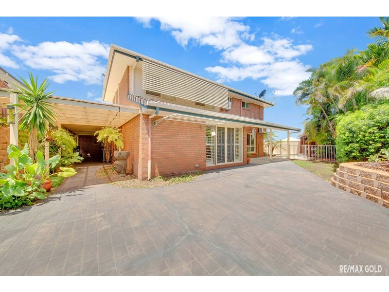 17 Fairbairn Place, Clinton QLD 4680