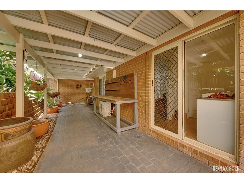 17 Fairbairn Place, Clinton QLD 4680