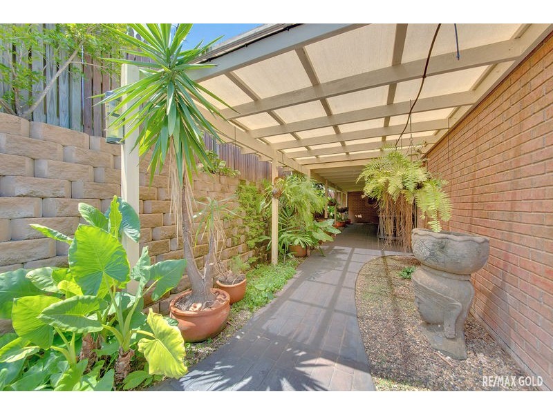 17 Fairbairn Place, Clinton QLD 4680
