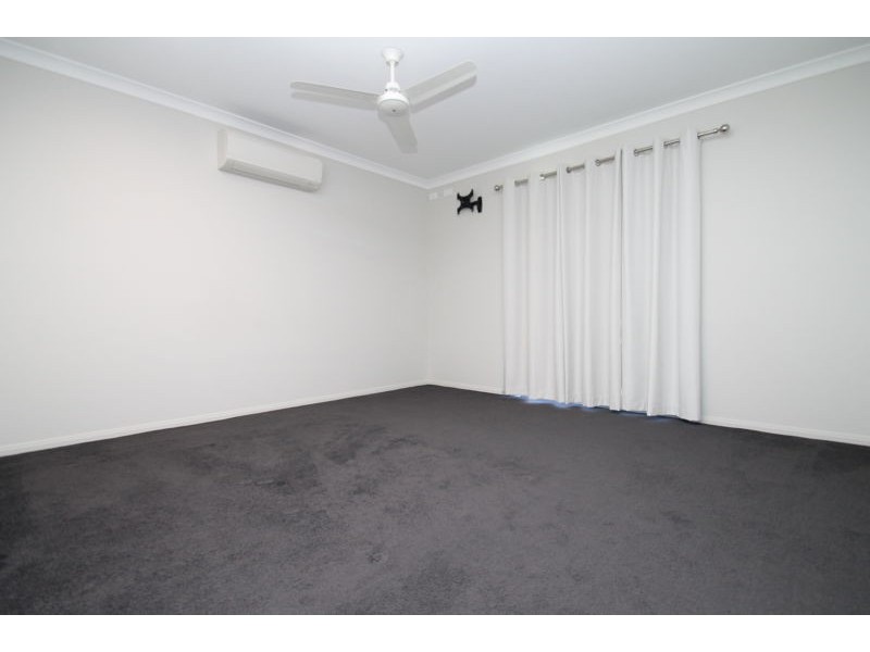 16 Bragg Court, Kirkwood QLD 4680