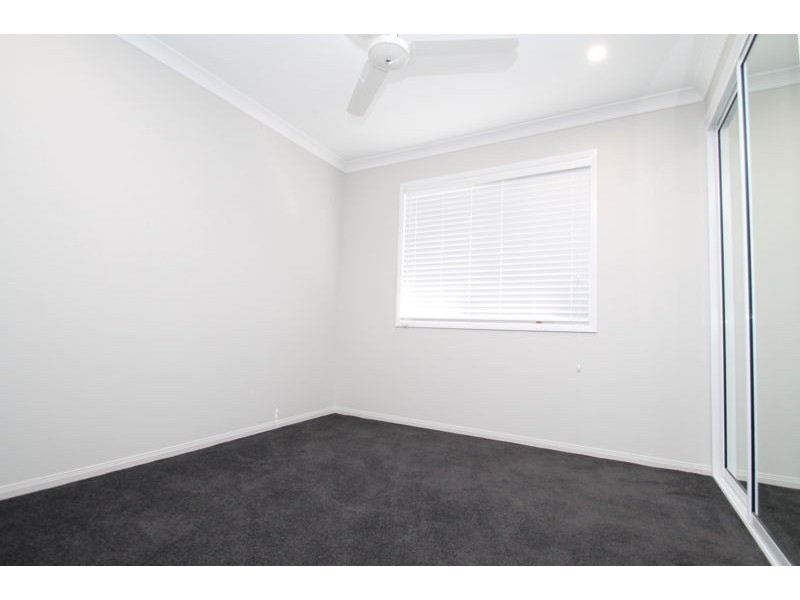 16 Bragg Court, Kirkwood QLD 4680
