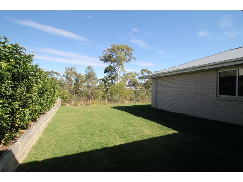 16 Bragg Court, Kirkwood QLD 4680