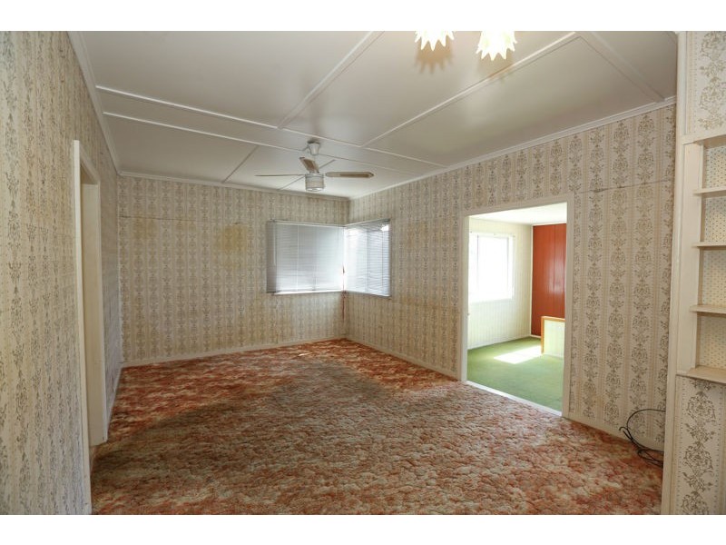 43 Higgins Street, West Gladstone QLD 4680