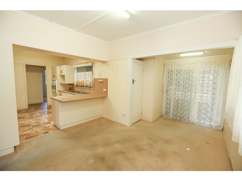 43 Higgins Street, West Gladstone QLD 4680