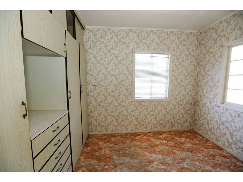 43 Higgins Street, West Gladstone QLD 4680