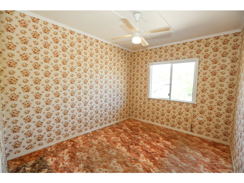 43 Higgins Street, West Gladstone QLD 4680