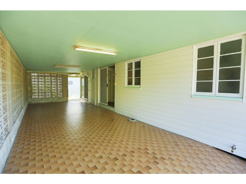 43 Higgins Street, West Gladstone QLD 4680