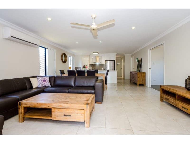 33 Daintree Boulevard, New Auckland QLD 4680