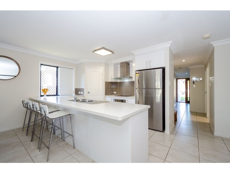 33 Daintree Boulevard, New Auckland QLD 4680