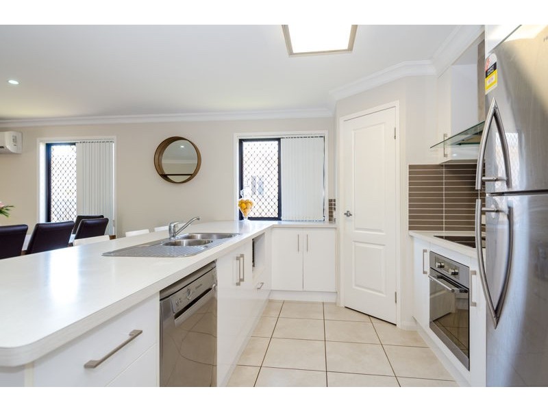 33 Daintree Boulevard, New Auckland QLD 4680