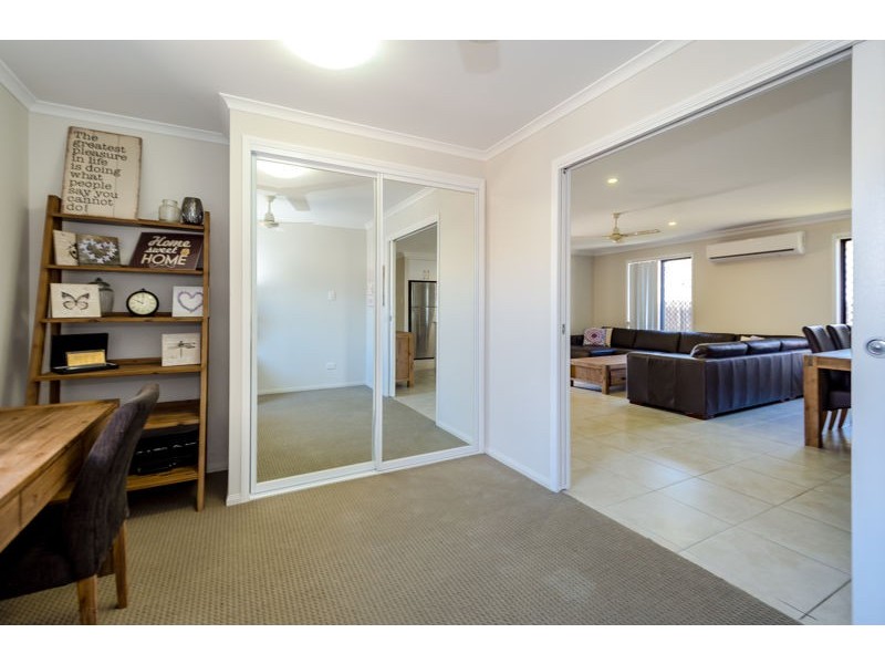 33 Daintree Boulevard, New Auckland QLD 4680