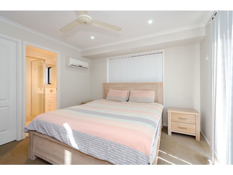 33 Daintree Boulevard, New Auckland QLD 4680