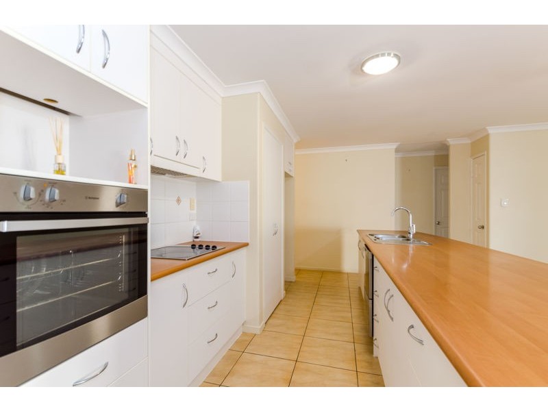 1 Linhow Crescent, Clinton QLD 4680