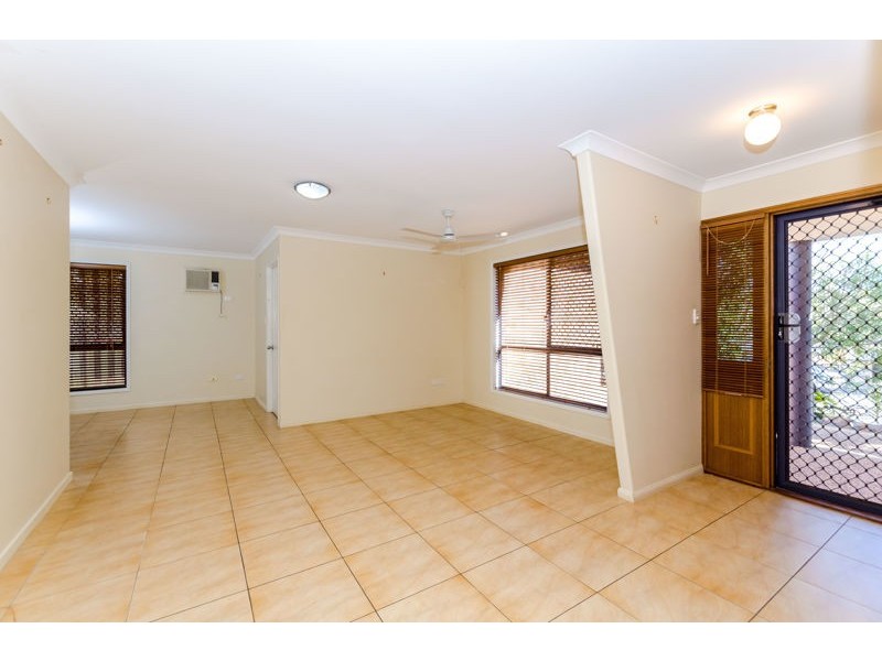 1 Linhow Crescent, Clinton QLD 4680