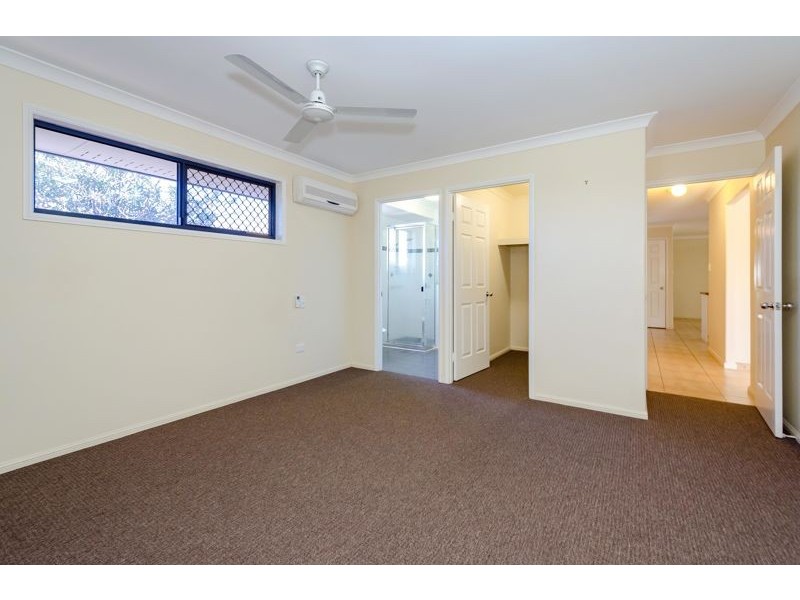 1 Linhow Crescent, Clinton QLD 4680