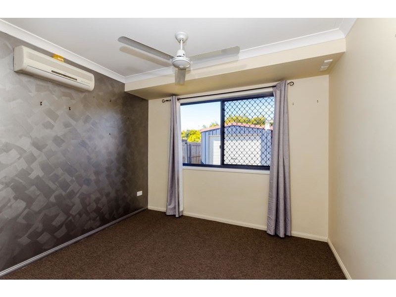 1 Linhow Crescent, Clinton QLD 4680