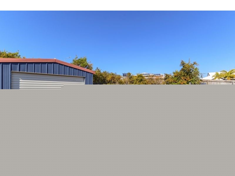 1 Linhow Crescent, Clinton QLD 4680