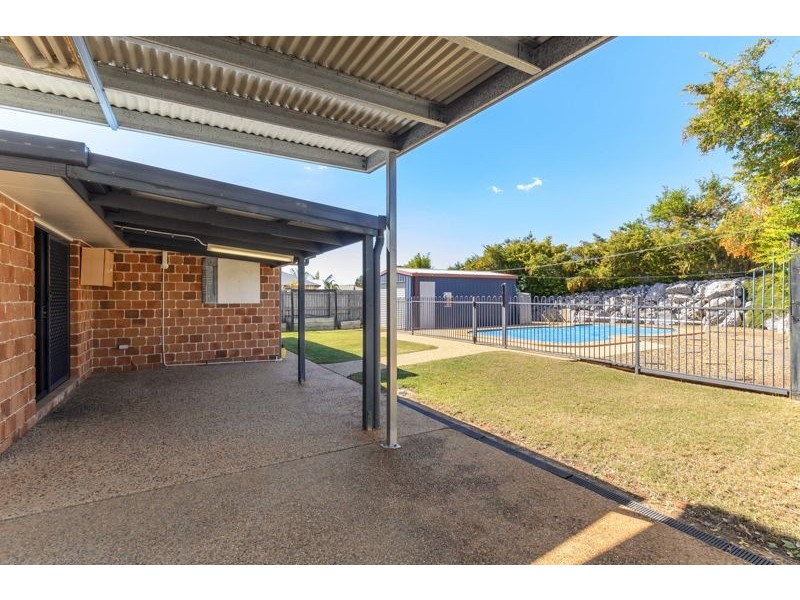 1 Linhow Crescent, Clinton QLD 4680