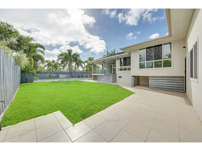 3 Michael Court, Boyne Island QLD 4680