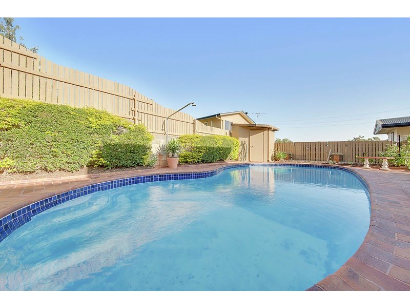 38 Holland Street, West Gladstone QLD 4680