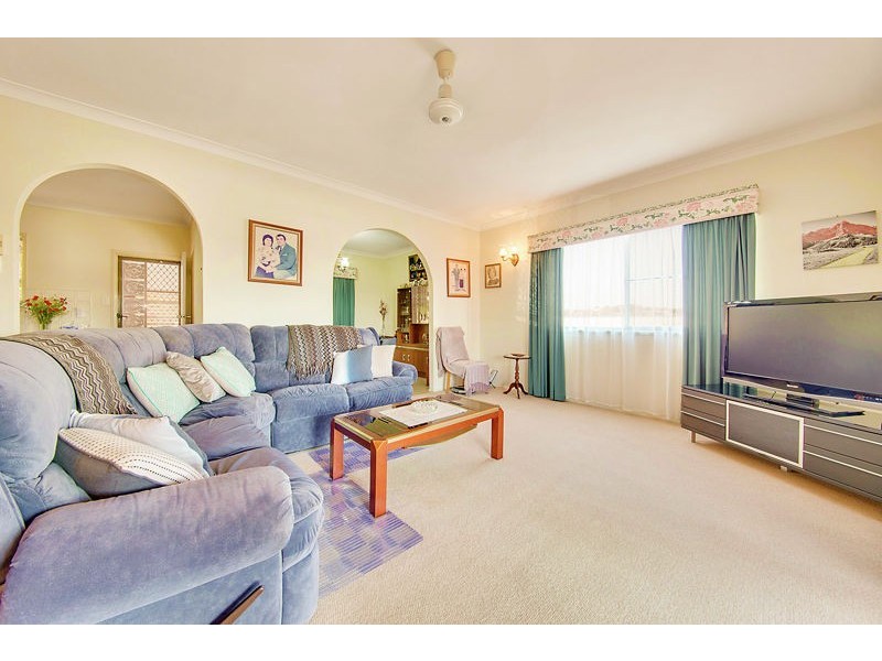 38 Holland Street, West Gladstone QLD 4680