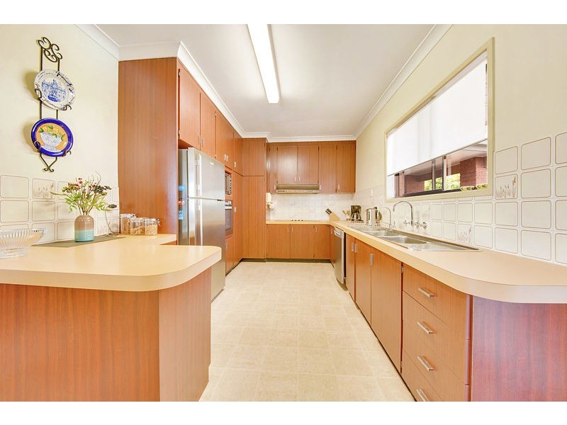 38 Holland Street, West Gladstone QLD 4680